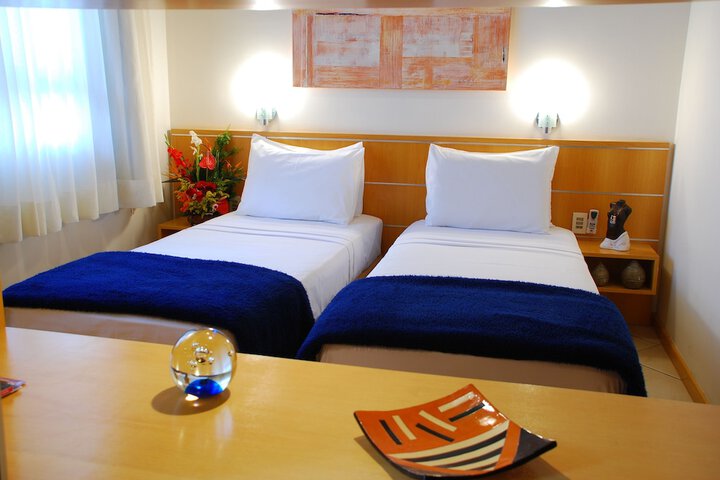 Room 9 of 40