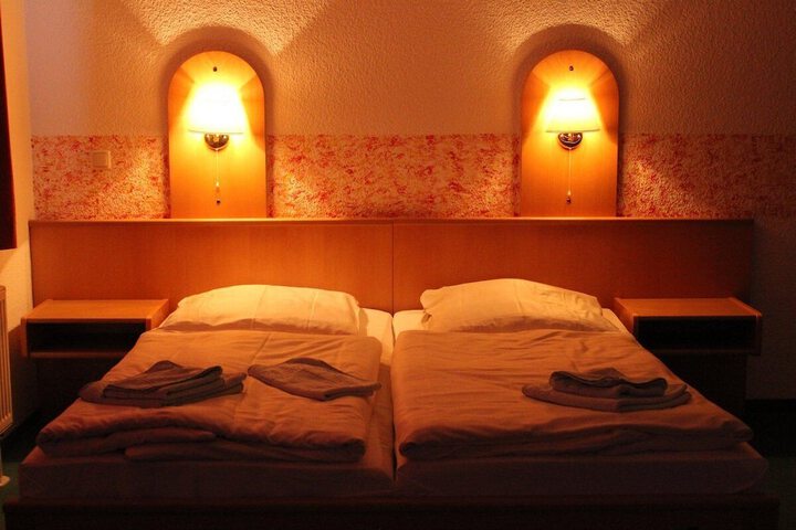 Room 10 of 11
