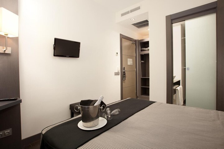 Room 17 of 49