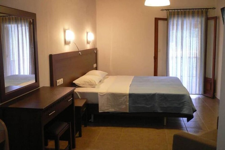Room 11 of 31