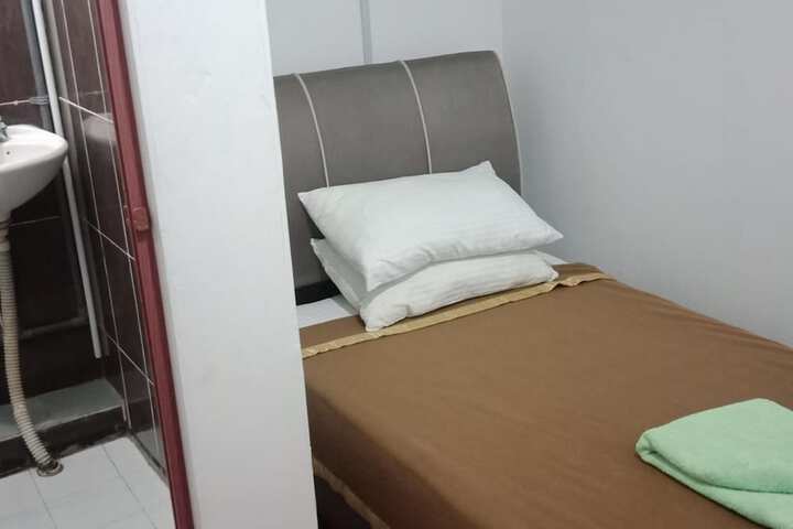 Room 11 of 23
