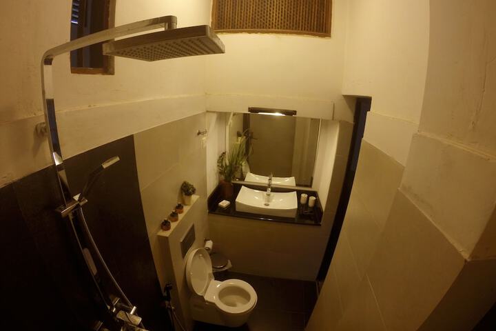 Room 27 of 44