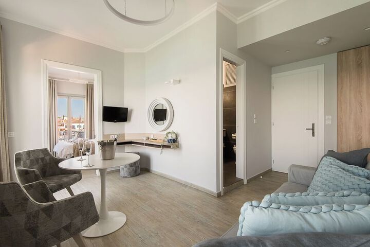 Room 34 of 74