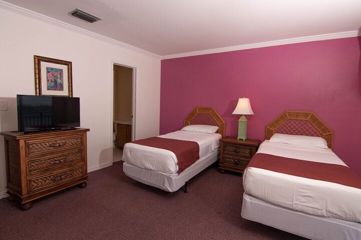 Room 10 of 90
