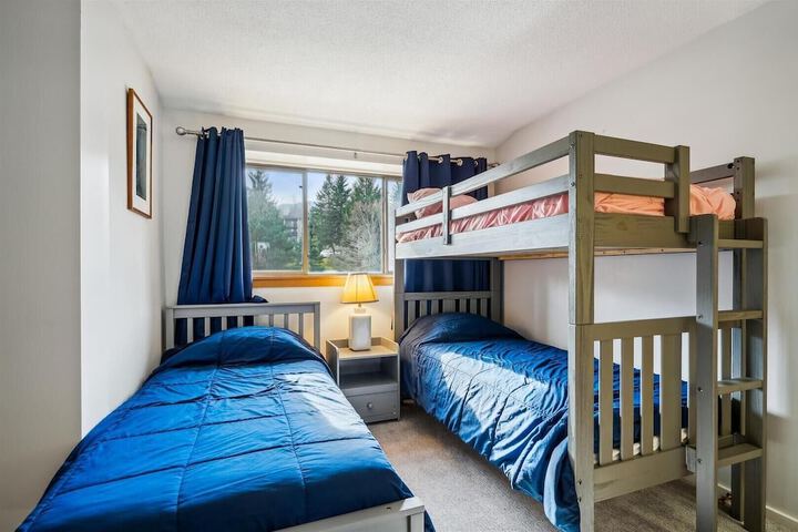 Room 15 of 93