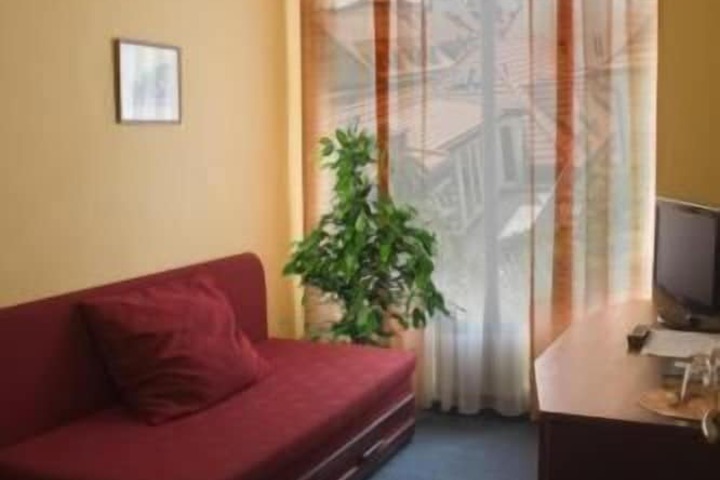 Room 14 of 38