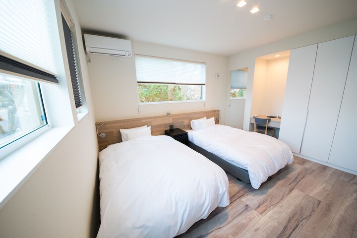 Room 4 of 62