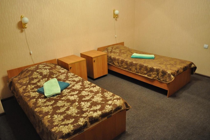 Room 4 of 9
