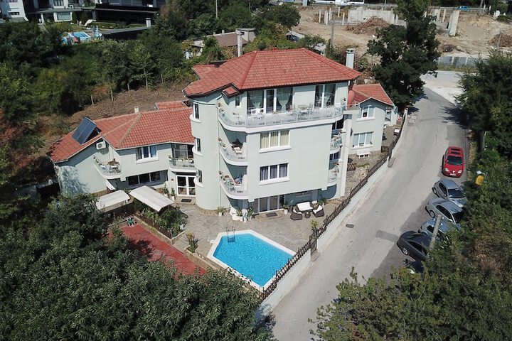 Hotel 95 of 102
