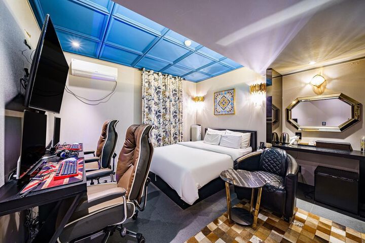 Room 40 of 84