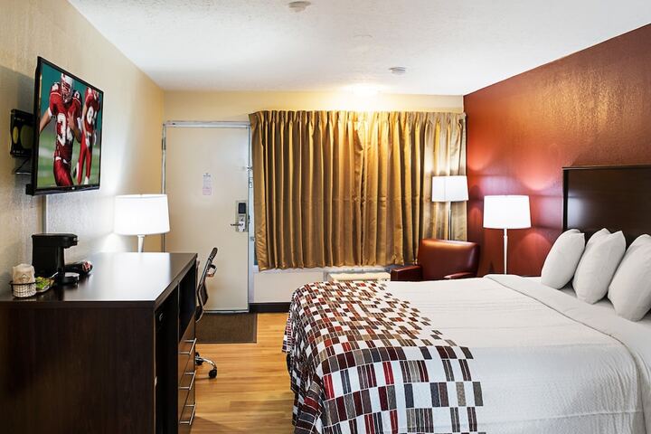 Deluxe Double Bed (3 of 10)
