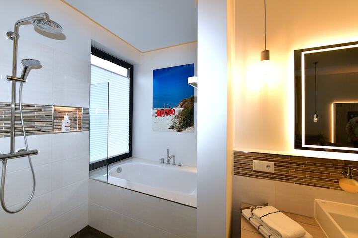 Room 43 of 60