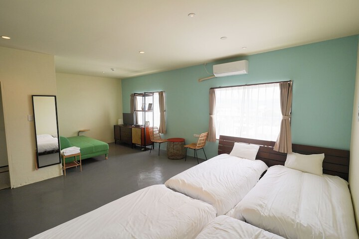 Room 10 of 24