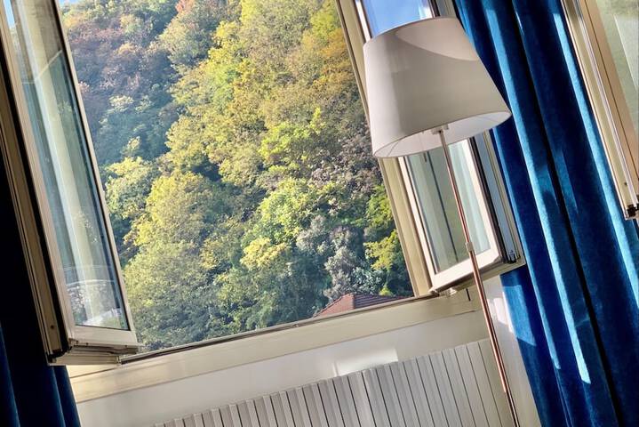 Room 10 of 74