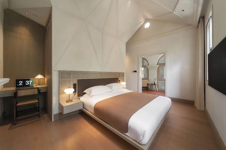 Room 5 of 85