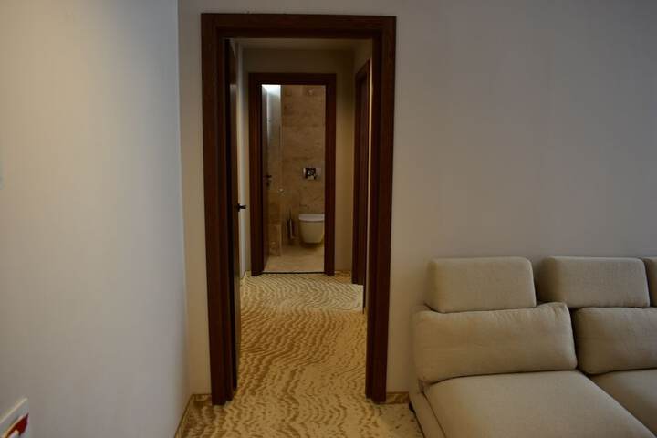 Room 11 of 36