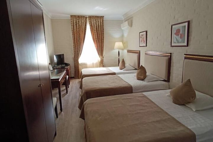 Room 17 of 34