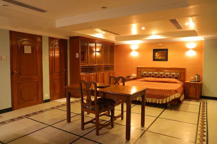 Room 3 of 23