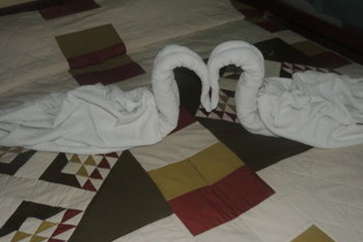 Room 5 of 9