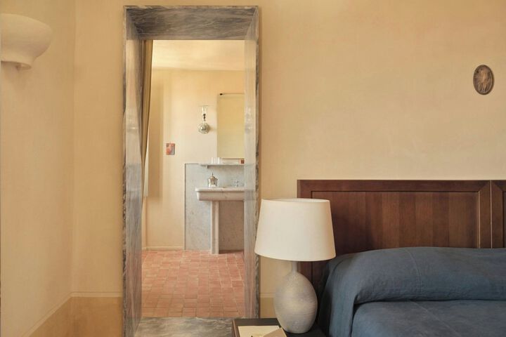 Room 62 of 187