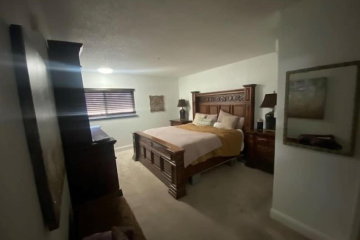 Room 9 of 24