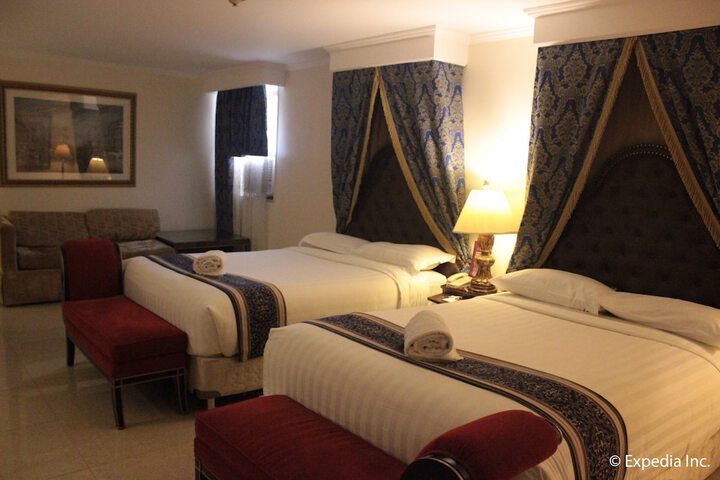 Room 16 of 77