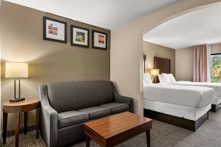 2 Double Beds (6 of 9)