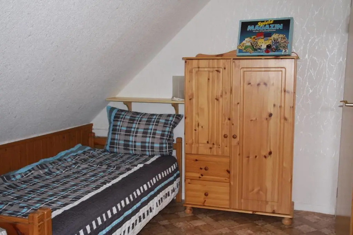 Room 7 of 10