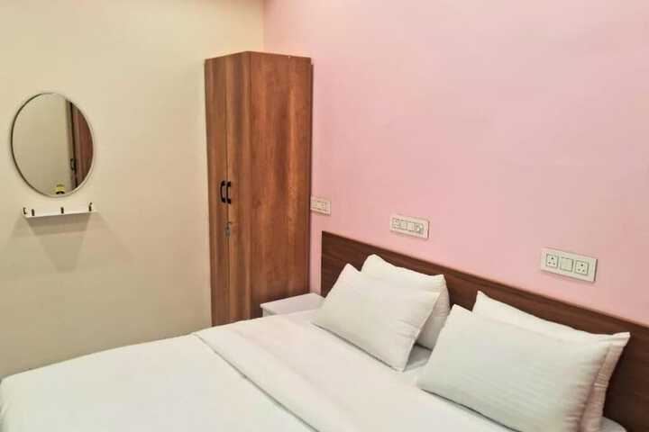 Room 3 of 6