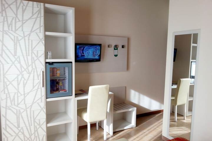 Room 3 of 92