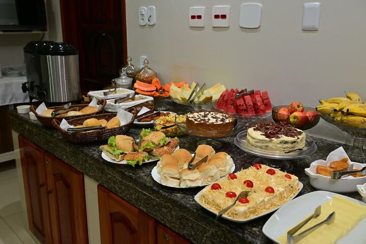 Dining 40 of 55