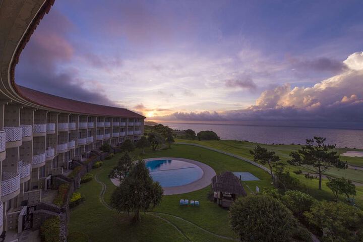 Hotel with Pool