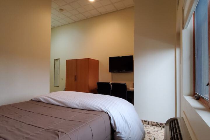 Room 34 of 206
