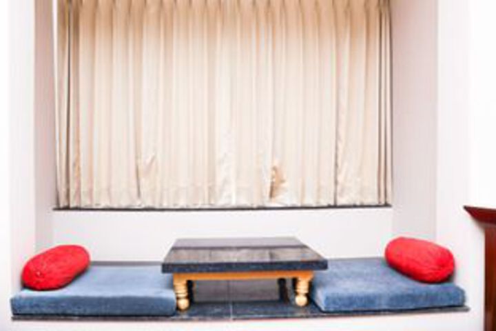 Room 27 of 34