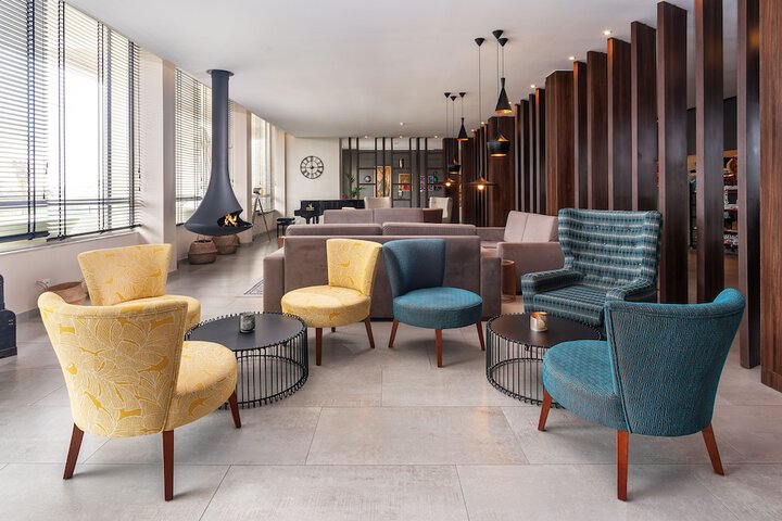 Guest Lobby