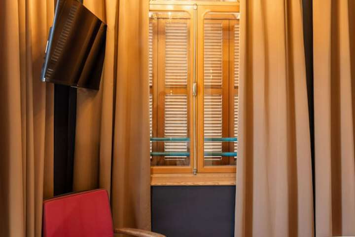 Room 15 of 80