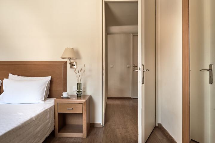Room 13 of 43