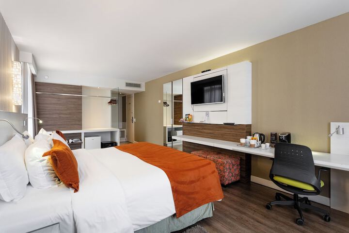Room 35 of 72