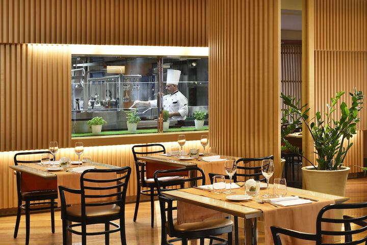 Dining 49 of 79