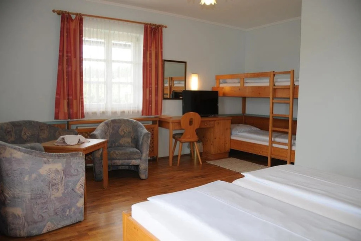 Room 5 of 16