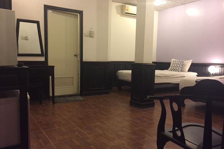 Room 12 of 25