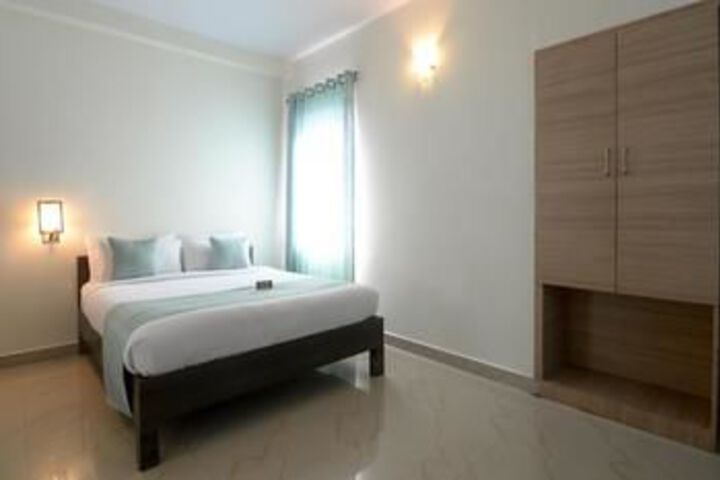 Room 9 of 20