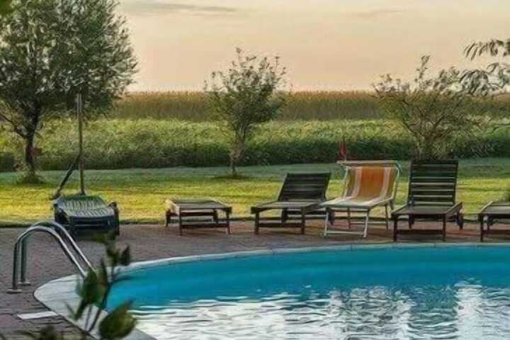 Pool Hotel