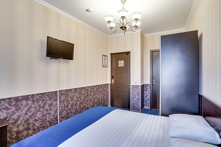 Room 10 of 35
