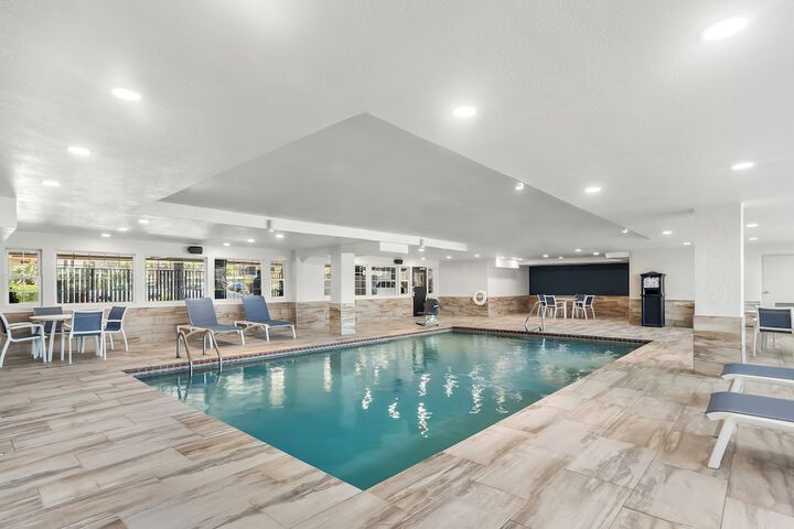 Pool Hotel