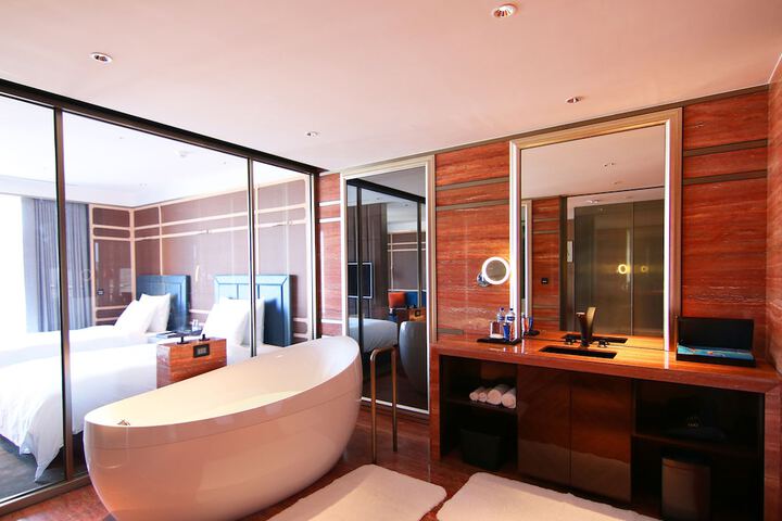 Room 27 of 49