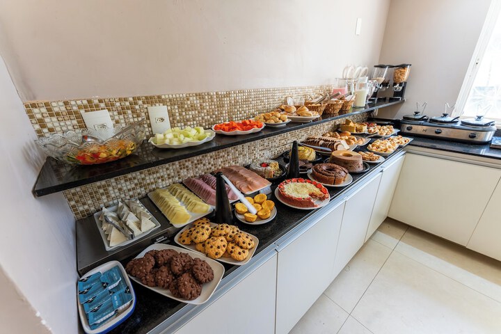 Breakfast/Coffee Service 33 of 41
