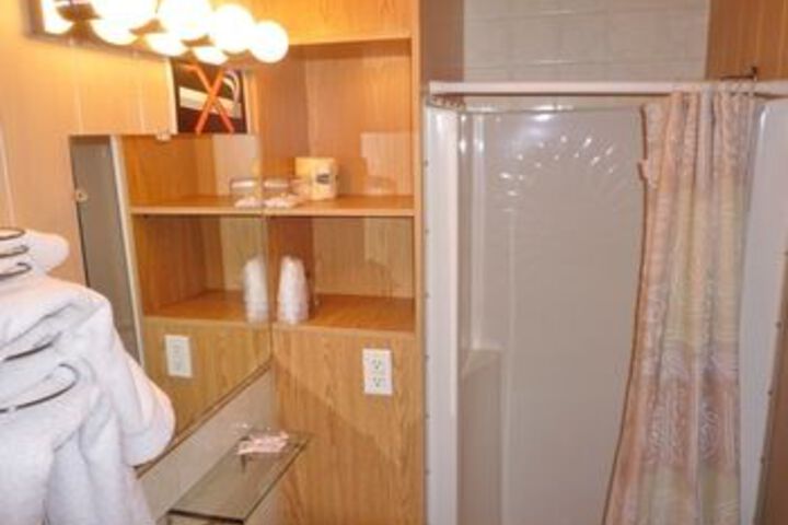 Room 3 of 48