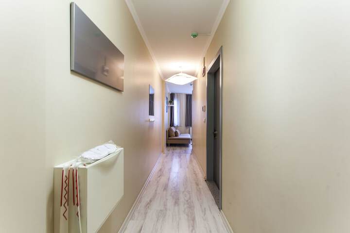 Room 9 of 44