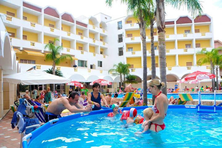 Pools & Facilities